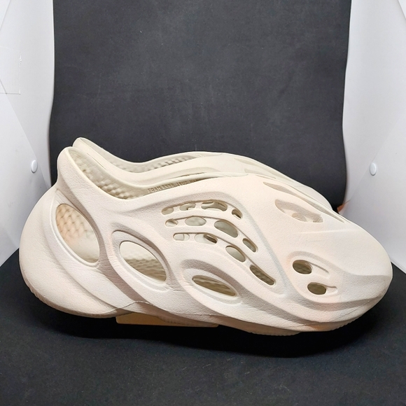 Adidas Yeezy Foam RNNR Runner Mist Mens Size-10 - Picture 3 of 9